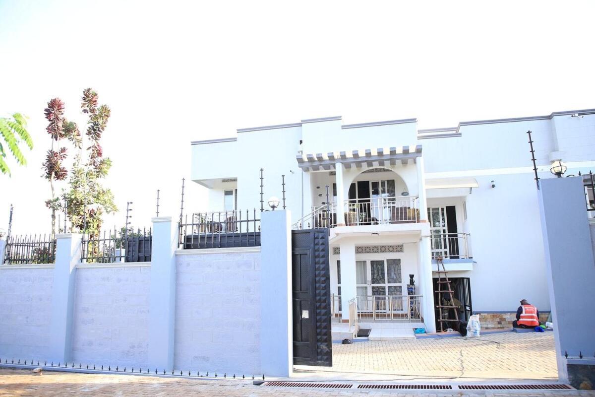 Buwate Hill View Luxury Suites Kampala Exterior foto